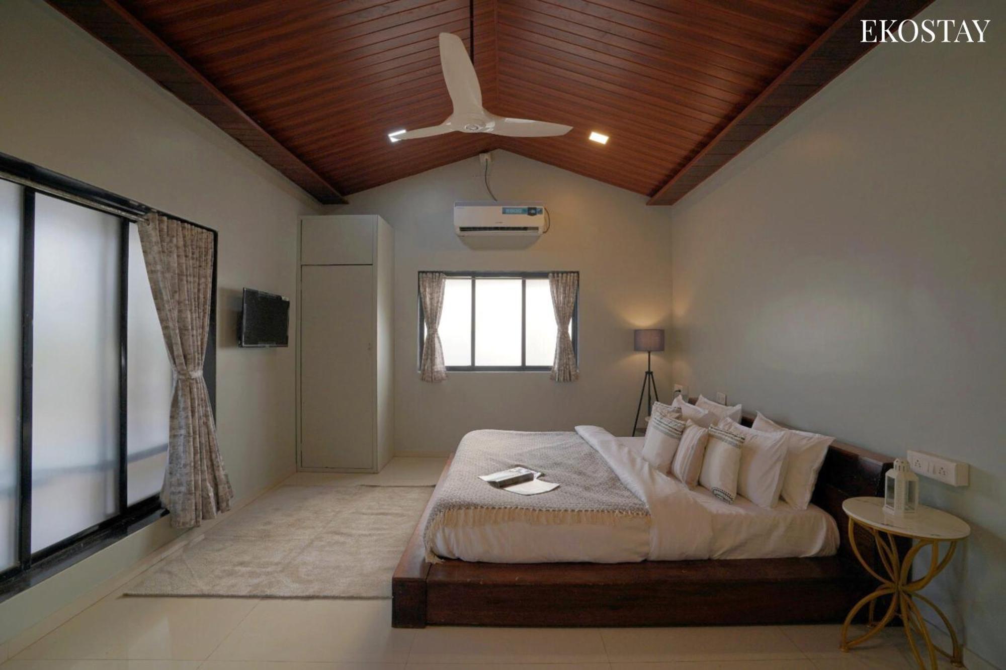 Ekostay Gold Palm Estate I Cricket Turf I Rain Dance I 2 Acre Property Karjat Exterior photo